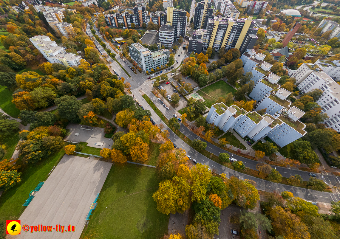 13.10.2022 - Marx-Zenrtum am Karl-Marx-Ring in Neuperlach